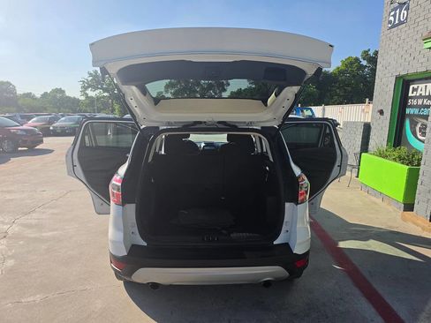 Used 2018 Ford Escape SE w/ SE Sync 3 Package AWD/4WD image 24