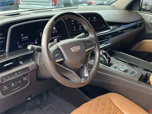 Certified 2022 Cadillac Escalade Sport w/ LPO, ONYX Package image 16