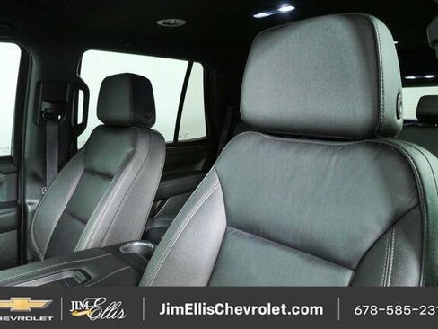Used 2024 Chevrolet Tahoe Z71 w/ Luxury Package AWD/4WD image 5