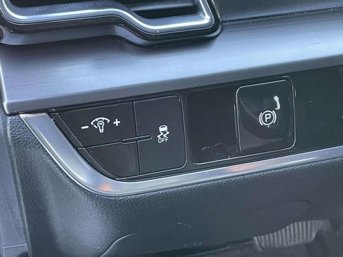 Used 2023 Kia Sportage EX image 17