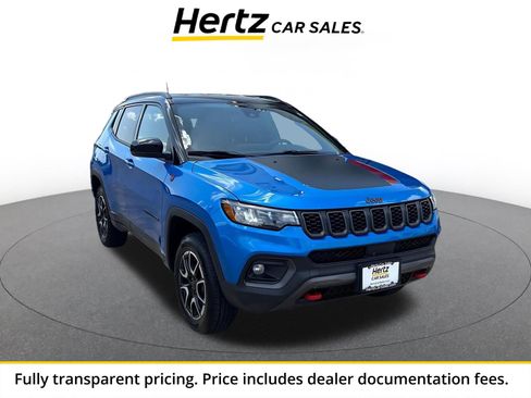 Used 2025 Jeep Compass Trailhawk AWD/4WD image 1