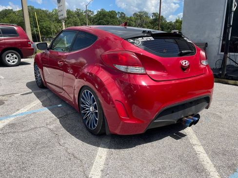 Used 2013 Hyundai Veloster FWD image 8