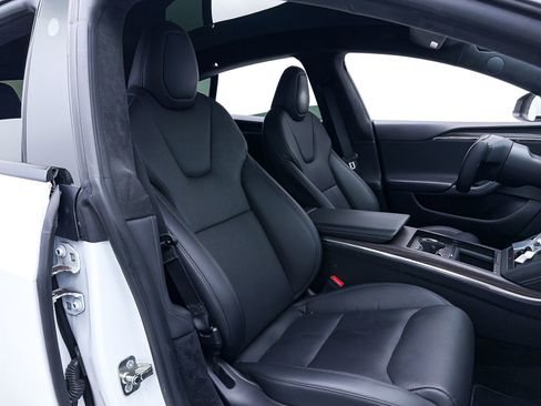 Used 2022 Tesla Model S image 31