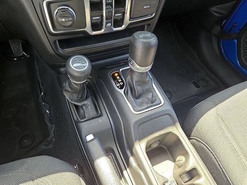 Used 2023 Jeep Wrangler Unlimited w/ 8.4" Radio Group AWD/4WD image 27