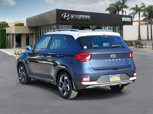 Used 2023 Hyundai Venue Limited image 5