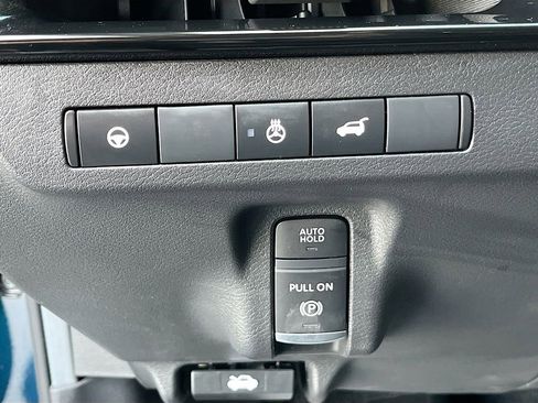 Used 2025 Nissan Murano SL image 10