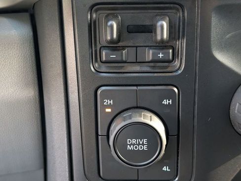 Used 2025 Ford F450 XLT w/ FX4 Off-Road Package image 36