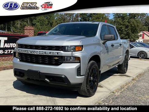 Used 2021 Chevrolet Silverado 1500 Custom image 3