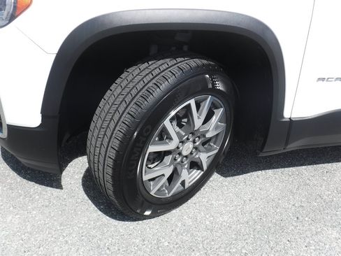 Used 2022 GMC Acadia SLE w/ LPO, Floor Liner Package FWD image 24