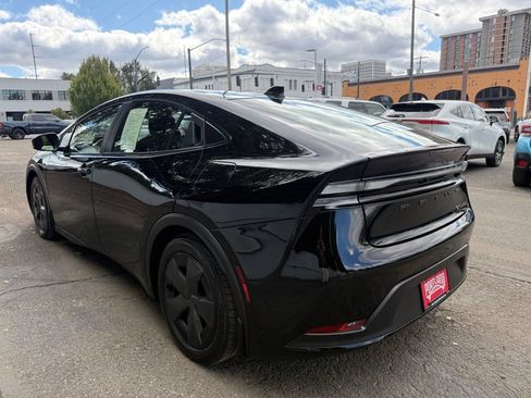 Used 2024 Toyota Prius Prime FWD image 5