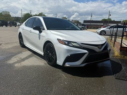 Used 2021 Toyota Camry XSE image 5