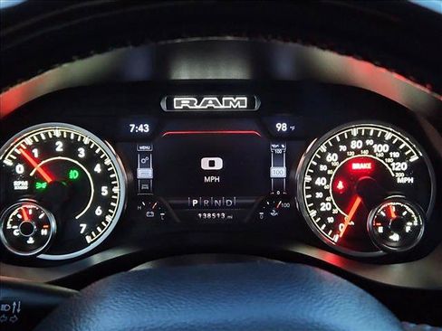 Used 2022 RAM 1500 Laramie AWD/4WD image 11