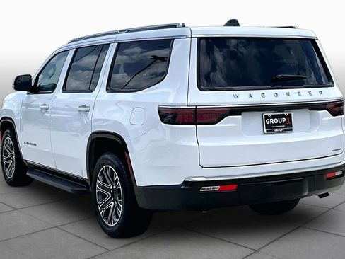 Used 2024 Jeep Wagoneer Series II w/ Flexible Seating Group RWD image 11