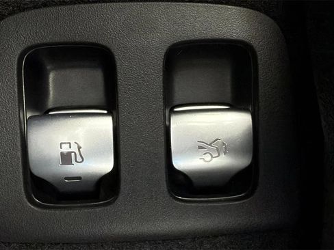 Used 2026 Mercedes-Benz E 53 AMG e 4MATIC Sedan image 14