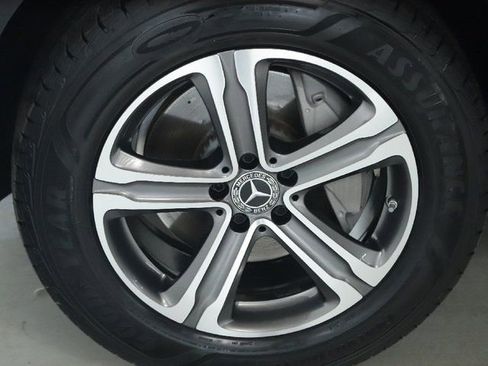 Used 2019 Mercedes-Benz GLC 300 4MATIC image 41