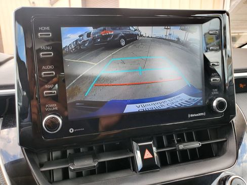 Used 2021 Toyota Corolla LE FWD image 35