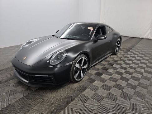 Used 2020 Porsche 911 Carrera w/ Premium Package RWD image 3