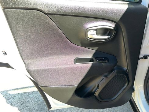 Used 2020 Jeep Renegade Sport w/ Sport Appearance Group image 11