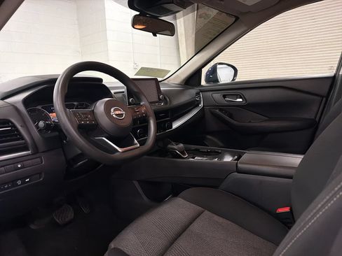 Used 2024 Nissan Rogue SV FWD image 6