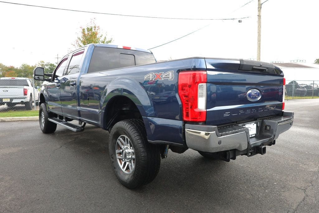 Used 2019 Ford F250 4x4 Crew Cab Super Duty image 3
