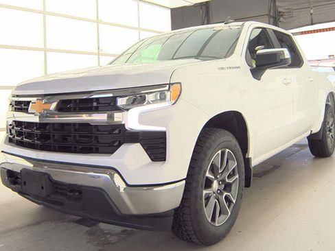 Used 2023 Chevrolet Silverado 1500 LT AWD/4WD image 4