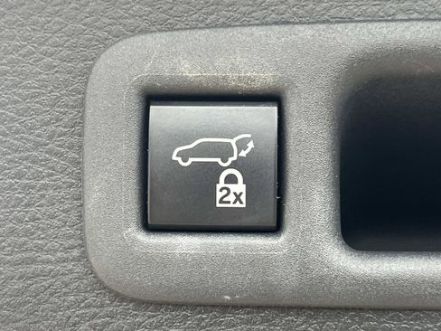 Used 2021 Toyota Sienna XSE image 11