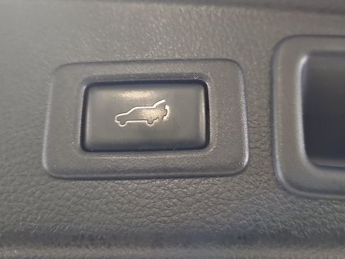 Used 2016 Subaru Forester 2.5i Touring w/ Eyesight & Navigation System AWD/4WD image 16