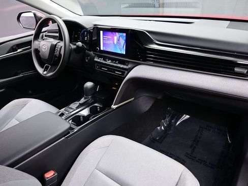 Used 2025 Toyota Camry LE FWD image 14