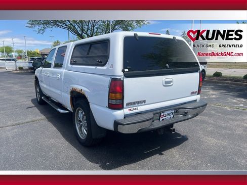 Used 2006 GMC Sierra 1500 Denali w/ Onstar Plus Package AWD/4WD image 8