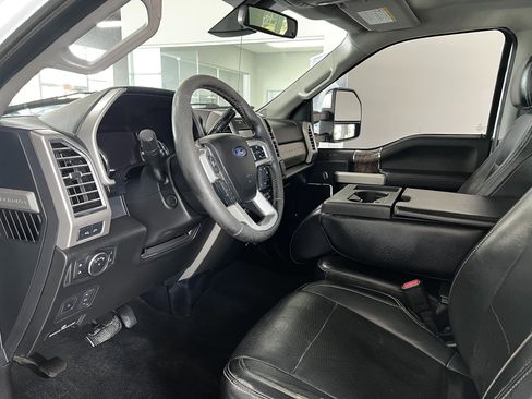 Used 2017 Ford F350 Lariat AWD/4WD image 11