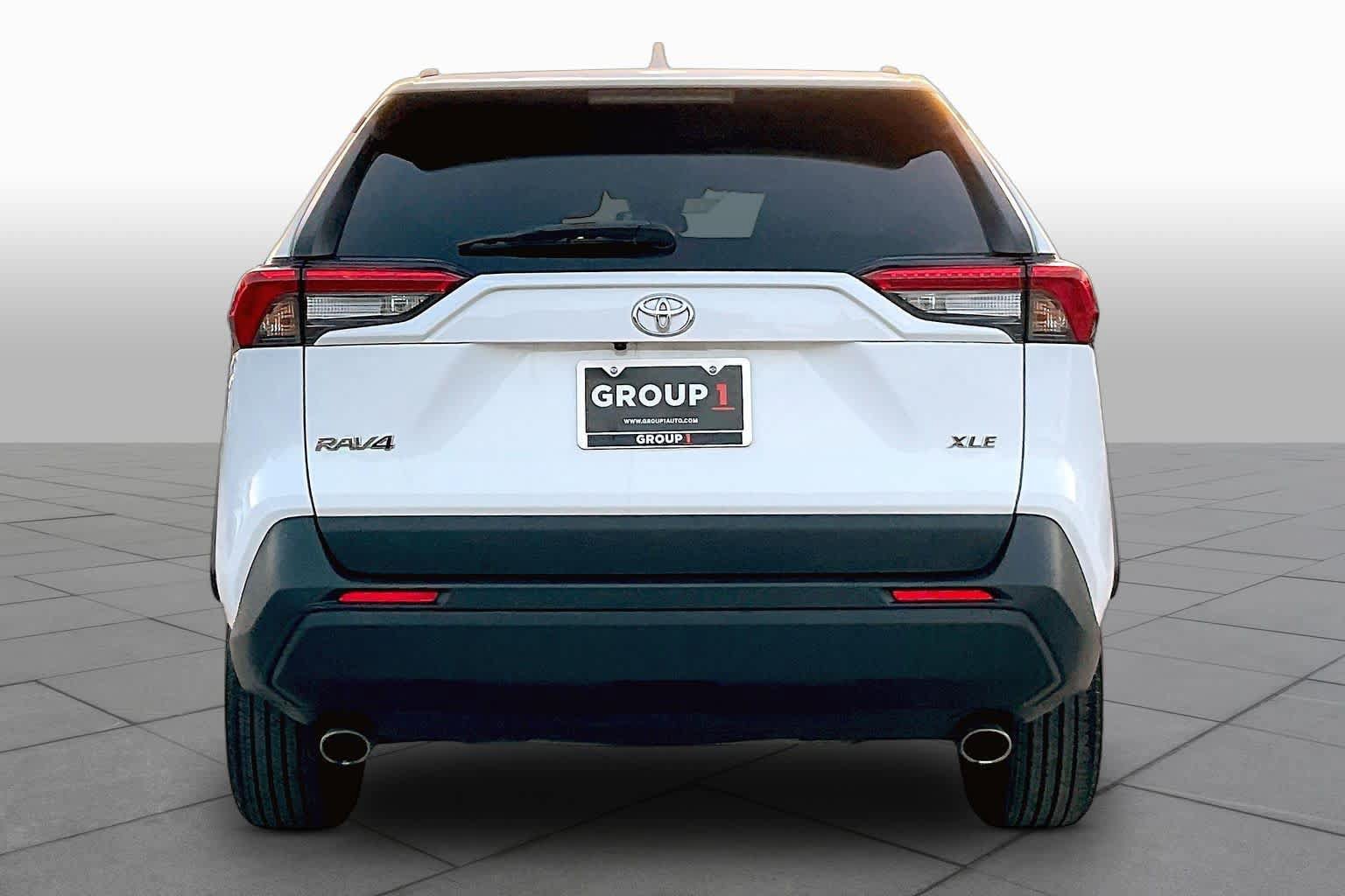 Used 2025 Toyota RAV4 XLE FWD image 5