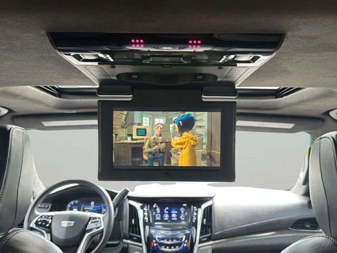 Used 2017 Cadillac Escalade Platinum AWD/4WD image 27