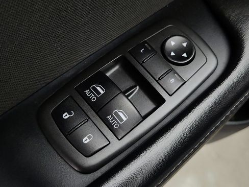 Used 2022 Dodge Challenger GT AWD/4WD image 19