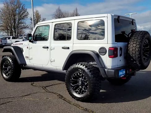 Used 2019 Jeep Wrangler Unlimited Rubicon w/ LED Lighting Group image 6
