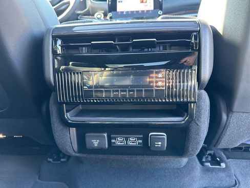 New 2024 Jeep Wagoneer 4WD w/ Premium Group I image 20