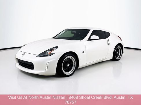 Used 2020 Nissan 370Z Coupe RWD image 3