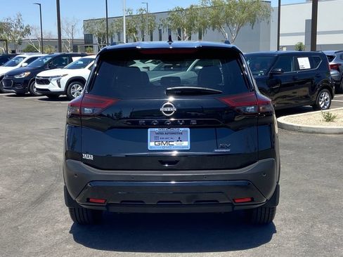 Used 2023 Nissan Rogue SV w/ SV Premium B Package FWD image 5