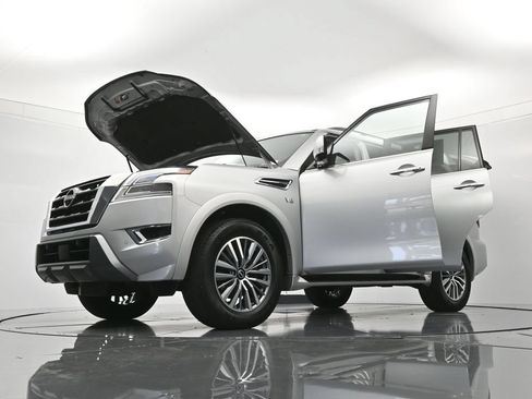 Used 2021 Nissan Armada SL w/ Captain's Chairs Package AWD/4WD image 51