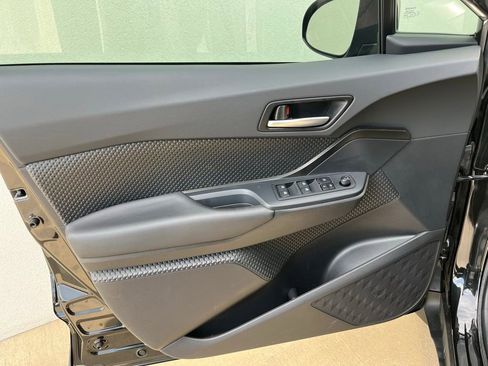 Used 2019 Toyota C-HR LE FWD image 9