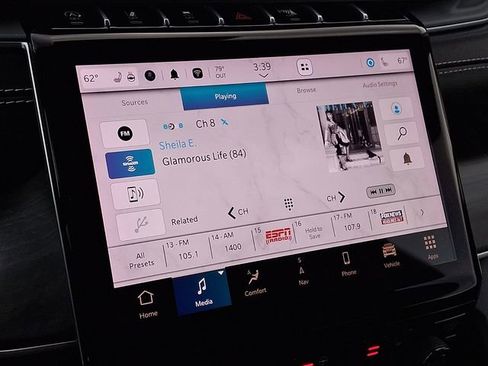 Used 2023 Jeep Grand Cherokee Limited w/ Black Appearance Package AWD/4WD image 18