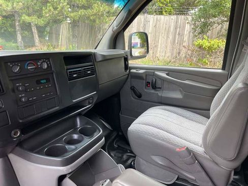 Used 2007 Chevrolet Express 3500 Extended RWD image 14