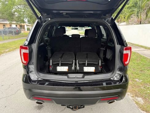 Used 2018 Ford Explorer XLT w/ Equipment Group 201A image 6