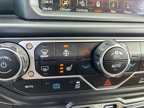 Used 2023 Jeep Wrangler Unlimited Rubicon 4xe w/ Cold Weather Group AWD/4WD image 28