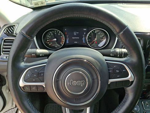 Used 2021 Jeep Compass Latitude AWD/4WD image 18