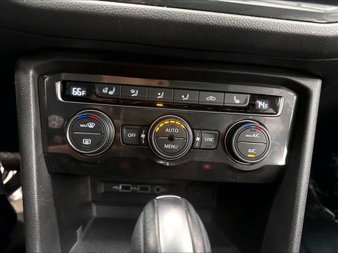 Used 2018 Volkswagen Tiguan SEL Premium AWD/4WD image 18
