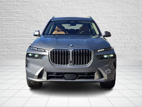 Used 2024 BMW X7 xDrive40i w/ Premium Package image 2