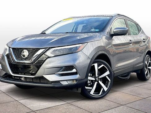 Used 2022 Nissan Rogue Sport SL w/ Premium Package image 2