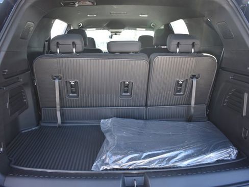 New 2026 Chevrolet Traverse LT w/ Midnight/Sport Edition image 16