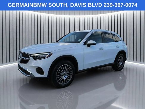 Used 2025 Mercedes-Benz GLC 300 image 1