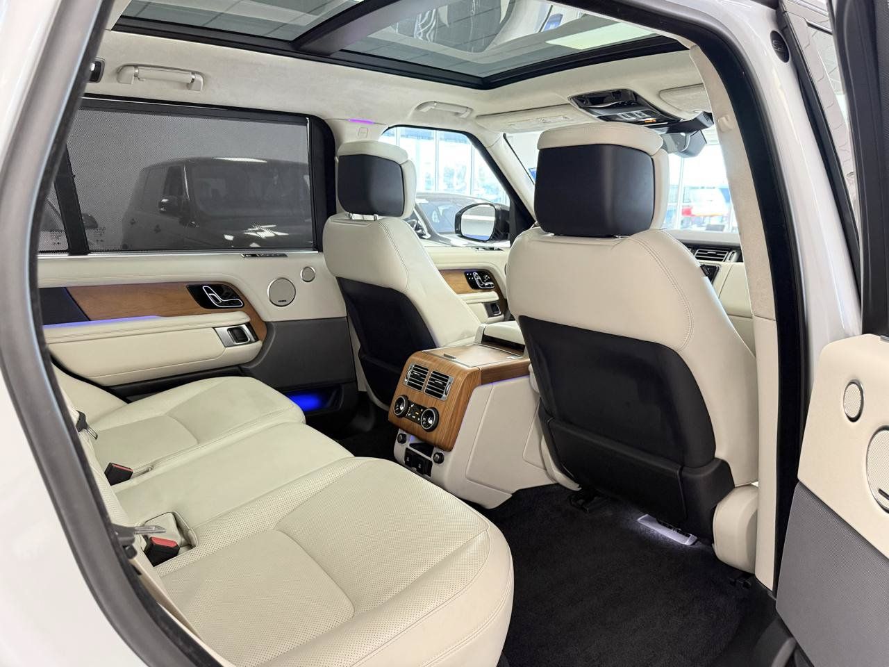 Used 2020 Land Rover Range Rover Long Wheelbase HSE AWD/4WD image 24